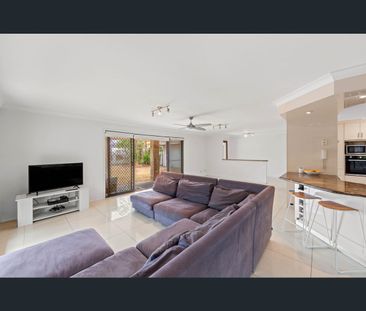 23 Rawlinna Drive, Mermaid Waters, Qld 4218 - Photo 5