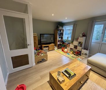 Old Crest Avenue, Redditch - Photo 2