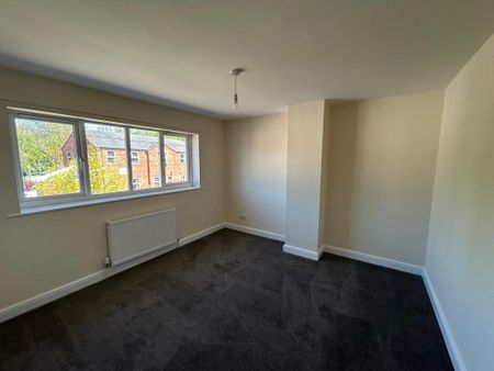 4 bedroom semi-detached house to rent - Photo 4