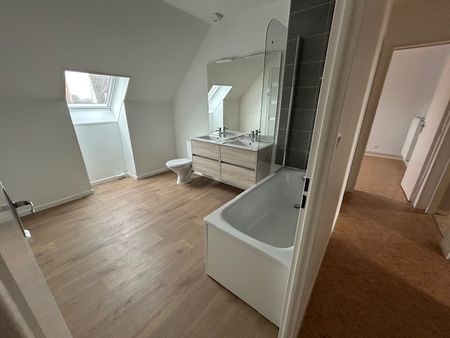 Location Maison 5 pièces 118m² OYE PLAGE 62215 - Photo 5