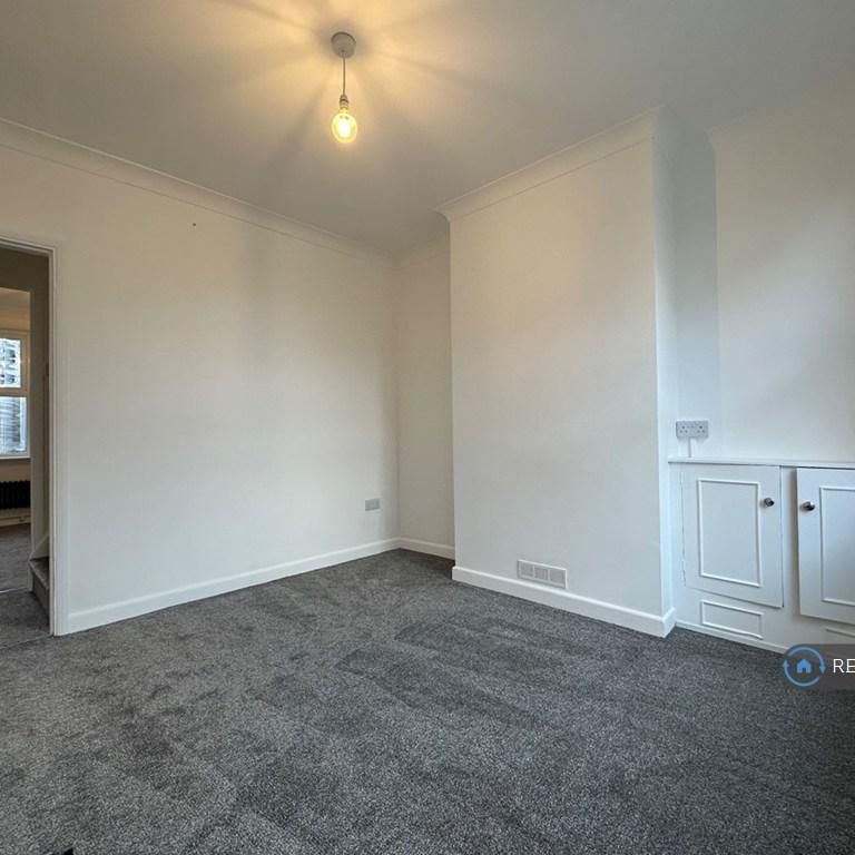 2 bedroom semi-detached house to rent - Photo 1