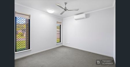 Large Family Home in Edmonton - Photo 3