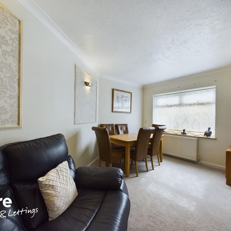 4 bedroom semi-detached house to rent - Photo 1