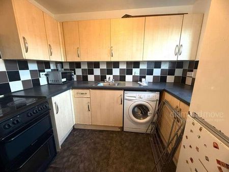 Pickwick Close, Hounslow, TW4 - Photo 2