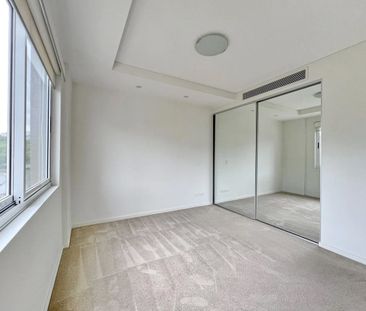 Spacious 1bedroom plus study Apartment in quiet and peaceful location! - Photo 2