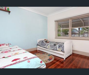 FABULOUS FAMILY HOME - Photo 3