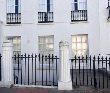 1 Bed Flat, Sussex Square, BN2 - Photo 6