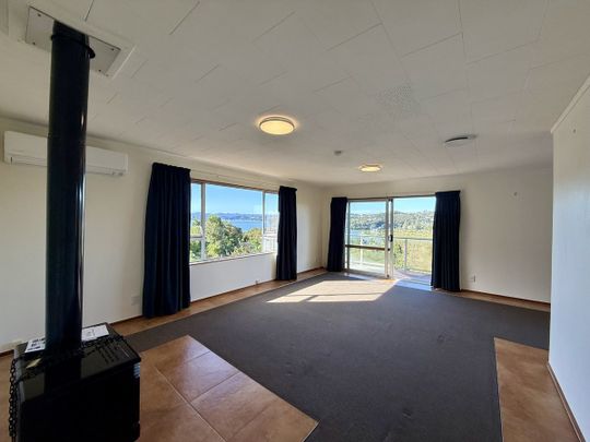 STUNNING WATER VIEWS – 3 BEDROOM HOME + STUDIO - Photo 1