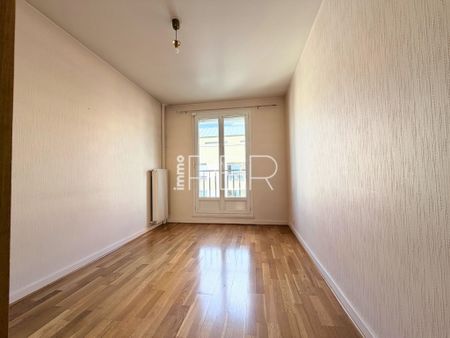 Location Appartement 4 pièces 75m² REIMS 51100 - Photo 3