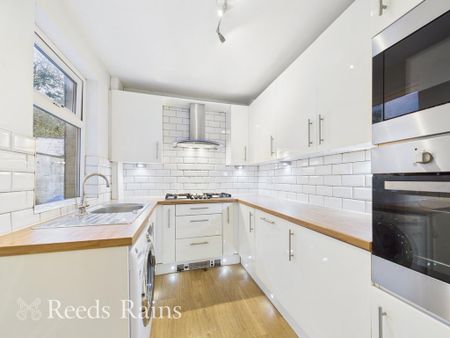 3 bedroom terraced house to rent - Photo 5