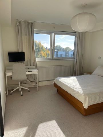 2 Bed Flat, Greenwich, SE10 - Photo 3
