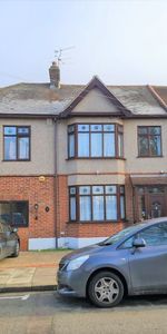 1 Bed Flat, Littlemoor Road, IG1 - Photo 3
