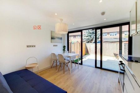 3 bedroom flat to rent - Photo 2
