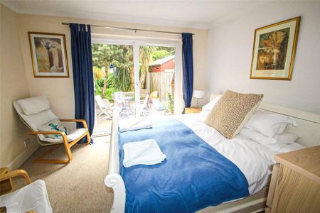 3 bedroom semi-detached house to rent - Photo 4