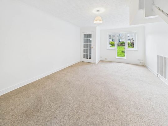 Price £895 pcm - Available Now - Unfurnished - Photo 1