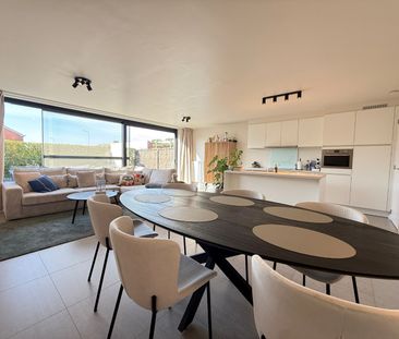 Gelijkvloers twee- slaapkamerappartement met autostaanplaats in Meu... - Photo 5