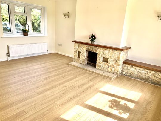 Park View, Chirton, Devizes, SN10 - Photo 1