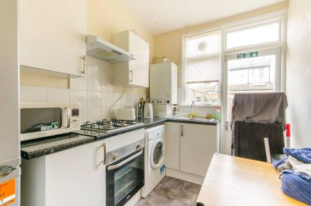 4 bedroom house to rent - Photo 2