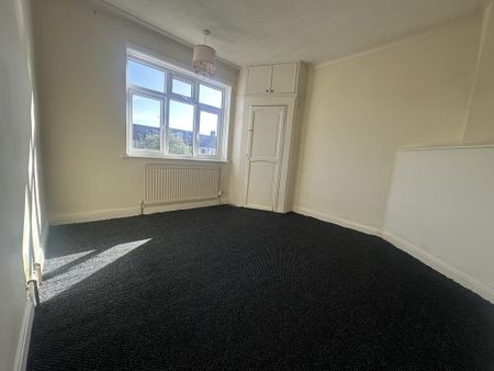 4 bedroom terraced house to rent - Photo 2