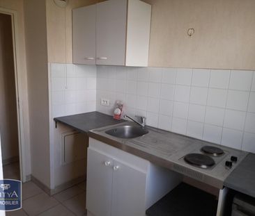 Location Appartement 2 pièces 47m² HENIN BEAUMONT 62110 - Photo 4