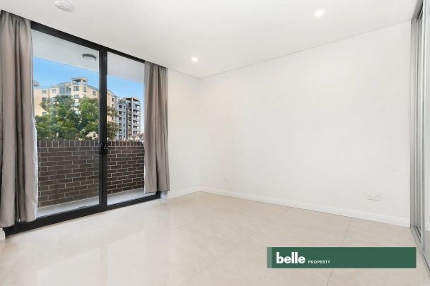 Self contained studio walk to both Strathfield and Homebush - Photo 1