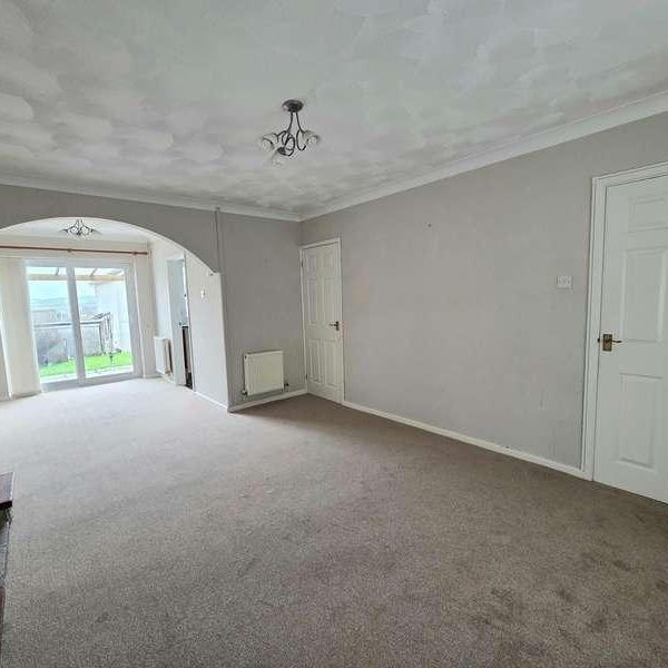 Ty Gwyn Drive, Brackla, CF31 - Photo 1