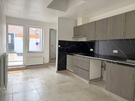 Woning met 4 slaapkamers en tuin. - Foto 5