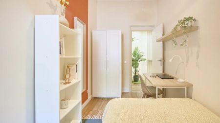 Room for rent in shared 9-bedroom apartment in Lisbon - Foto 5