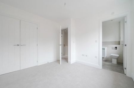 2 bedroom semi-detached house to rent - Photo 4