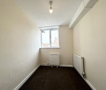 3 Bedroom Maisonette To Let - Photo 4