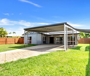 BEAUTIFUL FAMILY HOME WITH MODERN COMFORTS - Photo 5