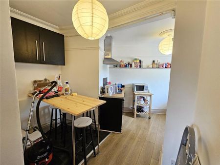 4 bedroom apartment to rent - Photo 5