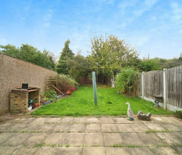 1 bedroom in a house share to rent - Photo 3