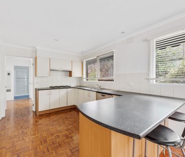 14 Cressy Street, Montmorency - Photo 3