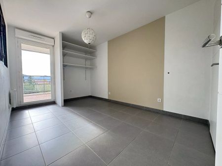 A louer Vert Beaumont 13012 Appartement type 2 avec terrasse et garage - Photo 3