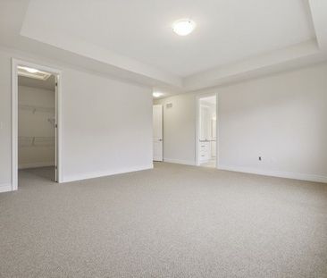 For Lease - 1367 Wheat Boom Drive, Oakville, Ontario - Photo 4