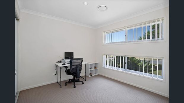 Spacious Family Home – Walk to Bucasia Beach&excl; - Photo 1