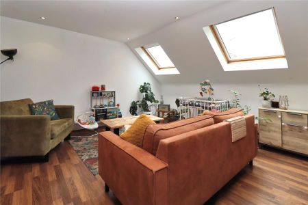 Kingfield Road, Woking, Surrey, GU22 - Photo 5