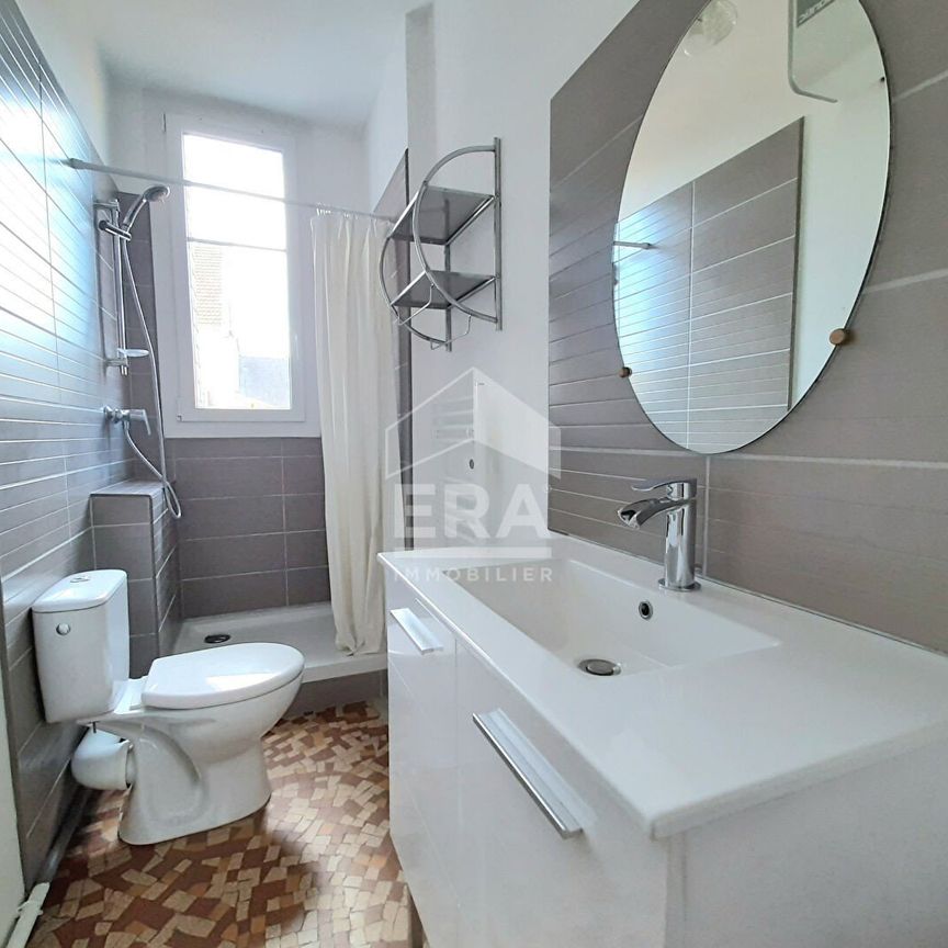 LOCATION - PAU CENTRE VILLE - Petit T2 rénové de 26 m², chambre séparée - Photo 1