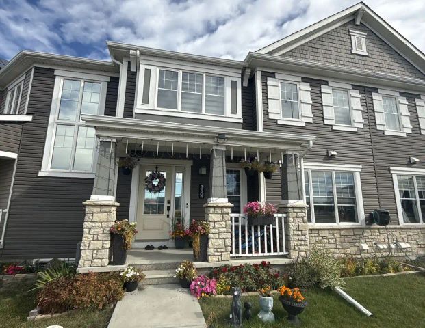 3 Bedroom, 2.5 bathroom townhouse — 3 Bedrooms Townhouse - Photo 1