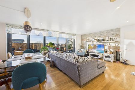 2 bedroom flat to rent - Photo 4