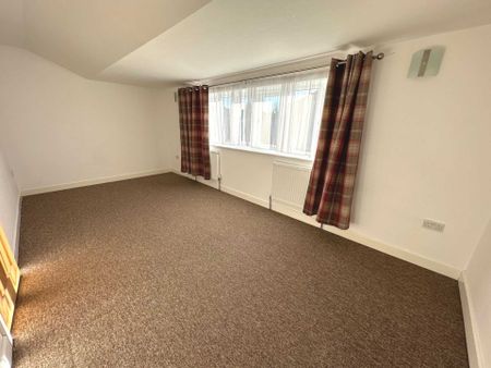 OIRO £1,699 pcm - Available 06/12/2025 - Unfurnished - Photo 3