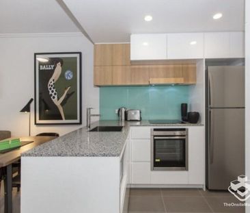 Luxury Living in the Heart of Teneriffe â Fully Furnished / Move-... - Photo 5