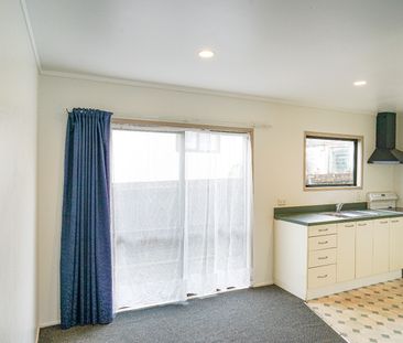 Internal Garage & Great Location - Photo 4