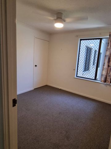 Spacious 3-Bedroom Apartment with Stunning River Views in Maroochydore, Sunshine Coast! - Photo 5