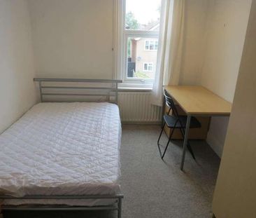 Bedroom House In Winton, BH9 - Photo 1