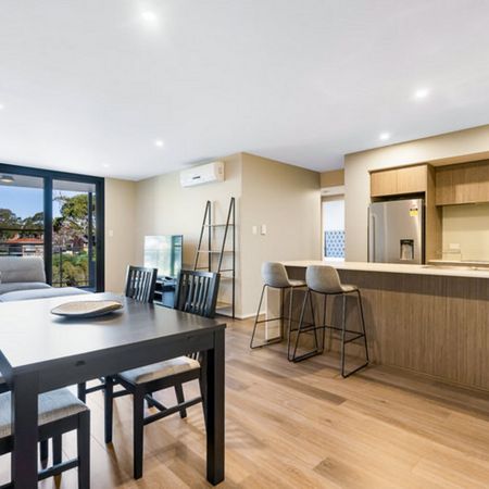 FULLY FURNISHED APARTMENT IN GREAT LOCATION - Photo 3