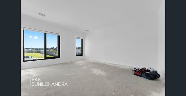 Stylish 4-Bedroom Family Home in Warragul - Photo 1