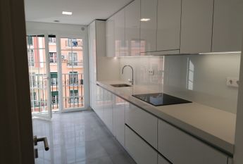 Fantástico Apartamento T2 para Arrendamento na Amadora