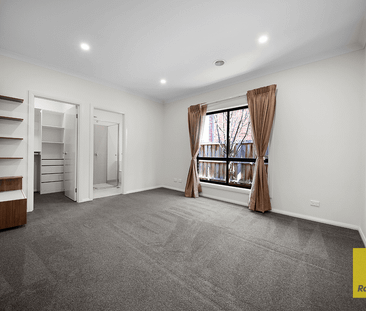 Sunlit Eco-Friendly Family Haven in Prime Point Cook! - Photo 5